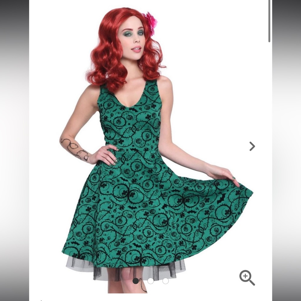 DC Comics Bombshells Poison Ivy Batman Dress Hot Topic Exclusive Size Small NEW